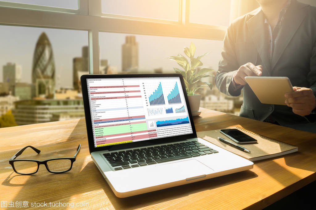 商務(wù)信息技術(shù)人士工作硬數(shù)據(jù)分析
